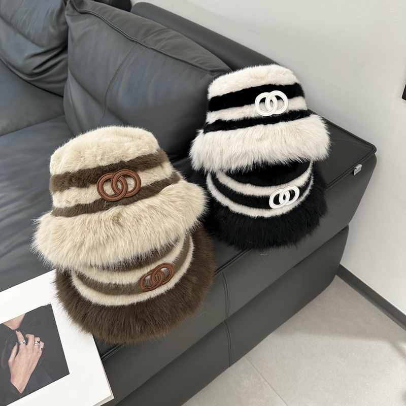 Popular Style Bucket Hats High Quality Fashion Beanies Winter Hat Casquette Warm Furry Hat Letters Hats Skull Caps Casual Caps Wool Outdoor Warm Hats 4Colors