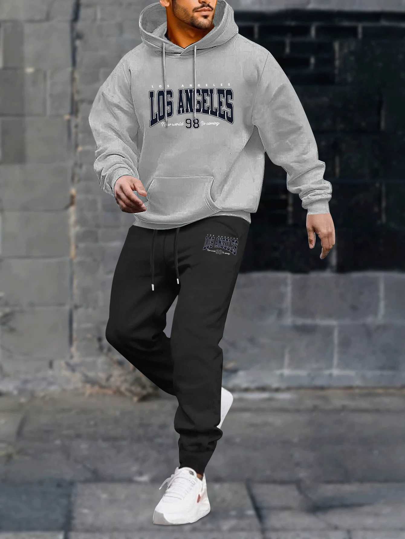 Mens 2-piece set casual round-neck long-sleeved hooded sweatshirt and sports pants jogging pants outfit for winter and autumn W251110