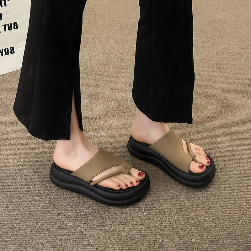 Women's Summer Outdoor Wear Thick Sole Clip Toe Herringbone Slippers Beach Flat Sandals Women's Fashionable Thick Heel Sandals High Heels Pl