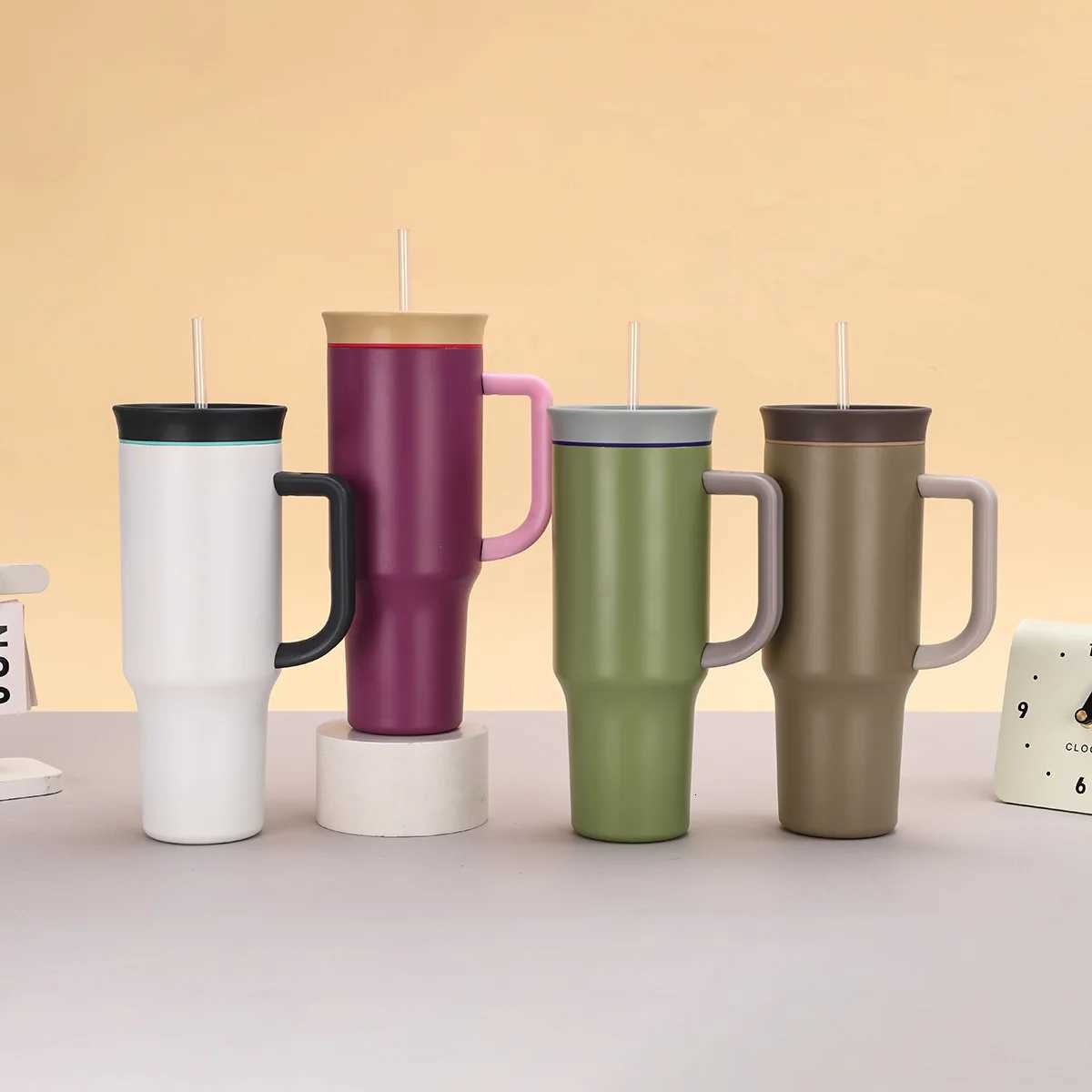 Fashionable cup New 304 Stainless Steel Double-Layer Insated Cup with Handle Straw Car Cup 40OZ Large Capacity King Cup Y251110