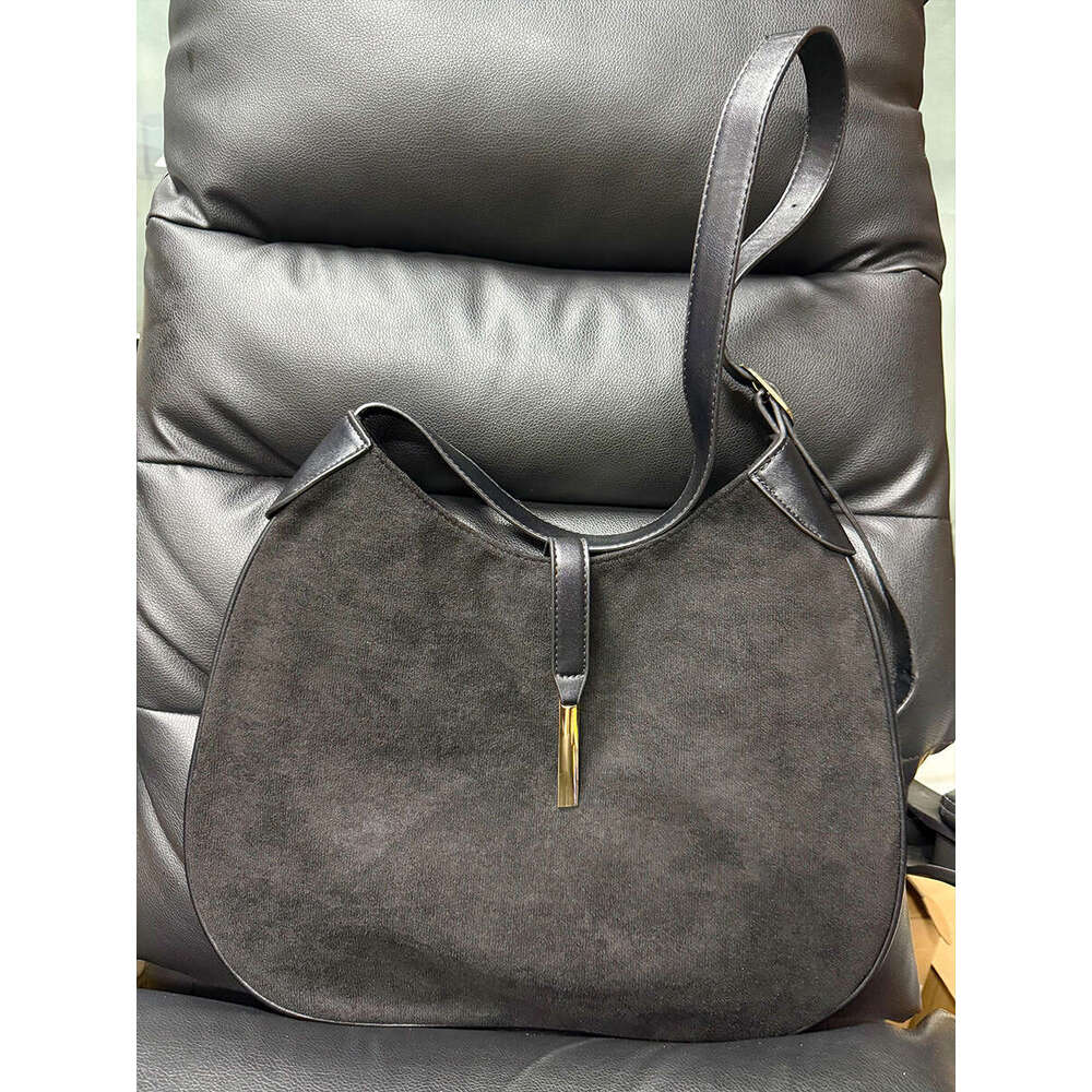 New Handbag Tote Large Capacity Underarm Soft Dumpling Bucket Half Round Shoulder Strap Crossbody Bag