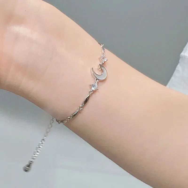 Ice Crystal Moon Bracelet for Women Alloy Silver Color Minimalist Celestial Star Charm Boho Chain Jewelry GiftT251110