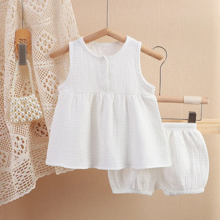 Childrens and Girls Clothing Set Summer Preschool Boys Cotton T-shirtShorts Linen Childrens Clothing Set 0-5 Years 250409