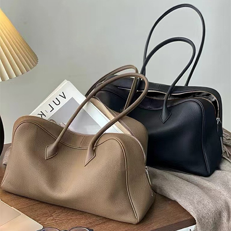 Luxury handbag with leather texture designer bag fashionable solid color winter large capacity single shoulder armpit bag