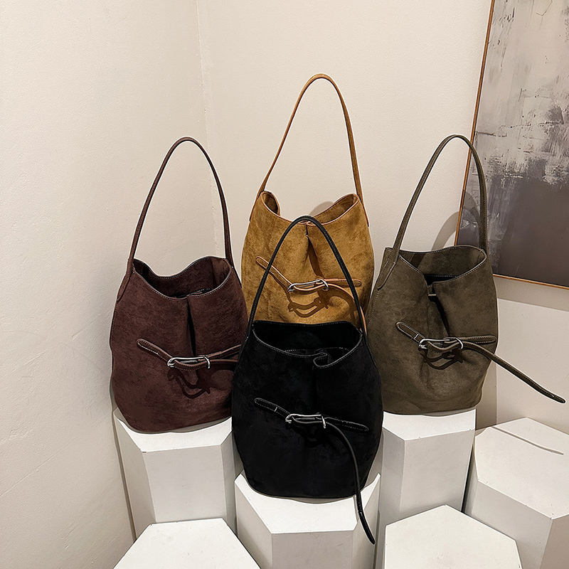 2025 Spring Women's Retro High end Wide Shoulder Bag, Casual Versatile Crossbody Bag, High end Commuting Leisure Bag, Shopping Bag, Versatile Wom