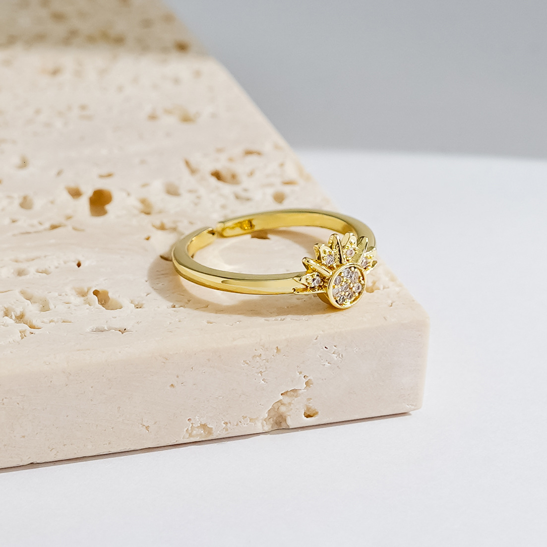 Cross-border European And American Style Simple Design Sun And Moon Stackable Rings For Women Designer Ring With Fashion Ring Diamonds Sun Moon Couple