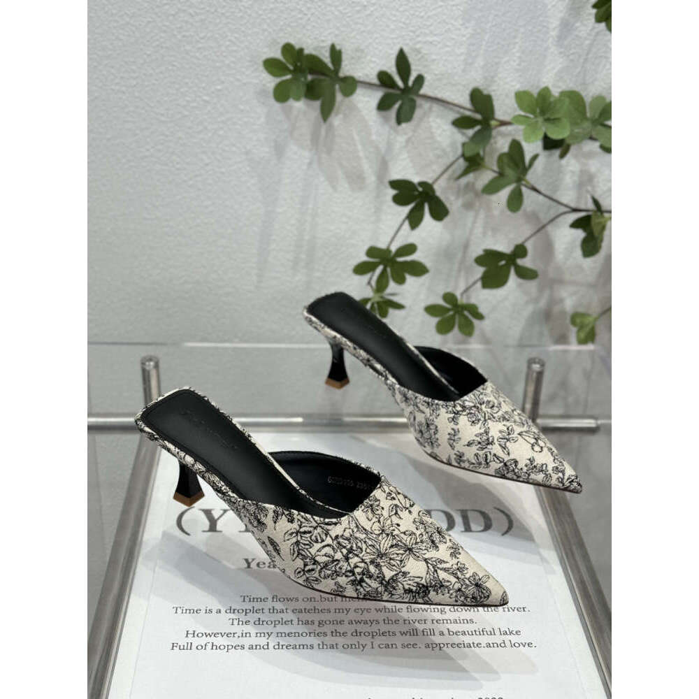 Woman Sandals New Pointed High Heeled Slippers For Women Featuring Chinese Style Embroidery Fairy Style Wearing High Heels With Toe Caps And Single Sh