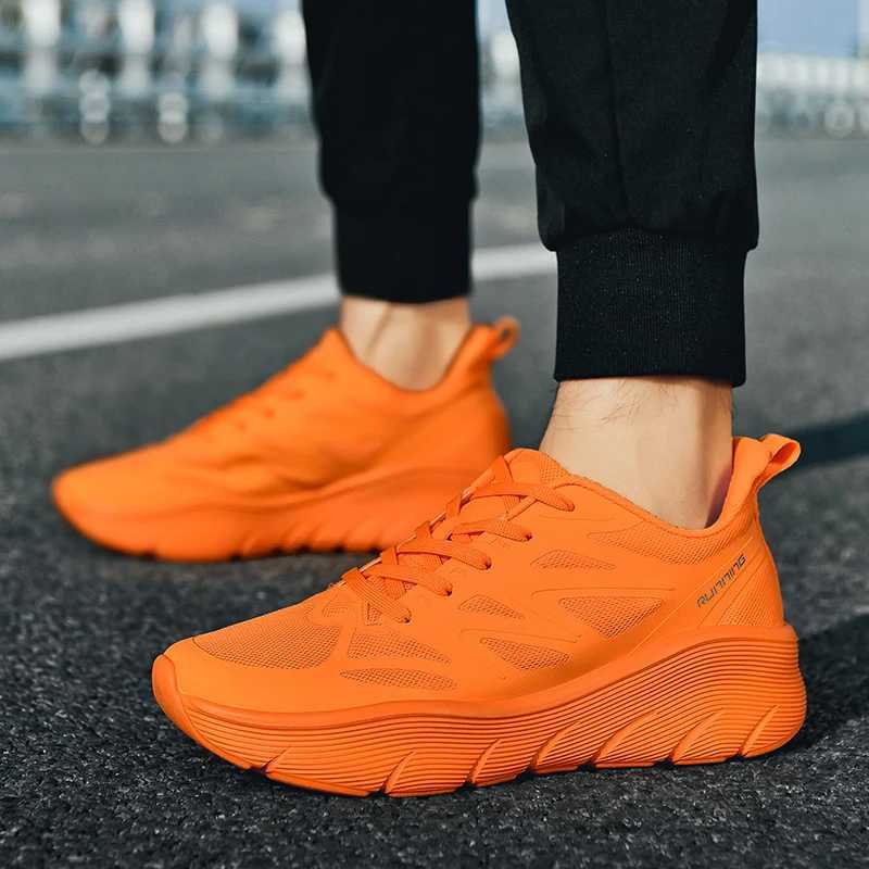 Marathon Men Running Shoes High Quty Lightweight Mesh Thick-soled Mens Shoe Sports Shoes Fashionable Lace Up Casual SneakersC250410