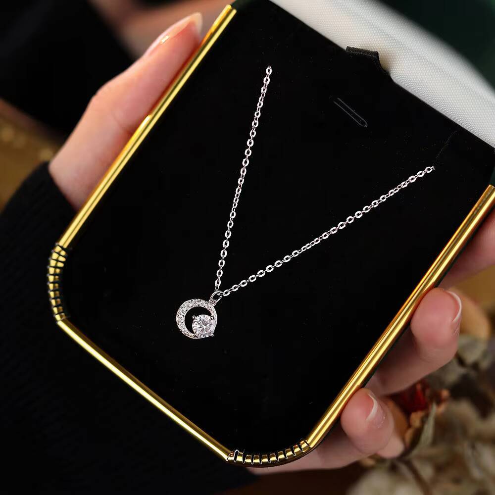 S999 Sterling Silver Crescent Shining Zircon Moissanite Moon Pendant Necklaces for Women Jewelry Accessories YB-XY-465