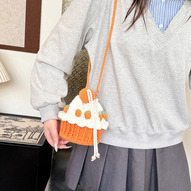 Women Strawberry Cake Knitted Shoulder Bag Cute Crochet Tote Bag Creative Mini Handbag Handwoven Beach Bag Woven Hobo Bag R251110