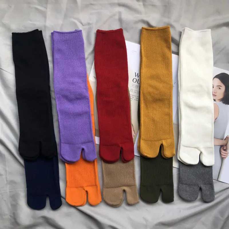 Mens Split Style Shoes and Socks Solid Color Breathable Cotton Split Style Shoes and Socks Simple and Comfortable Japanese Harajuku Tabi Socks X250410
