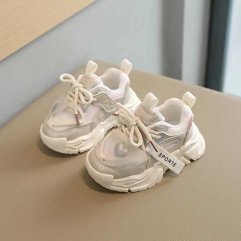 Spring Summer Children Mesh Sneakers Girls Breathable Running Shoes Princess Fashion Heart Design Sneakers Baby Soft Clunky Shoe W251110