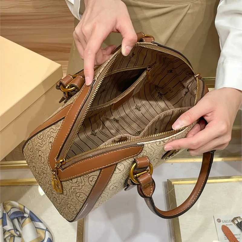 Womens handbag fashionable and luxurious brand handbag new 2025 high-end leather shoulder bag designer retro crossbody bag K251110