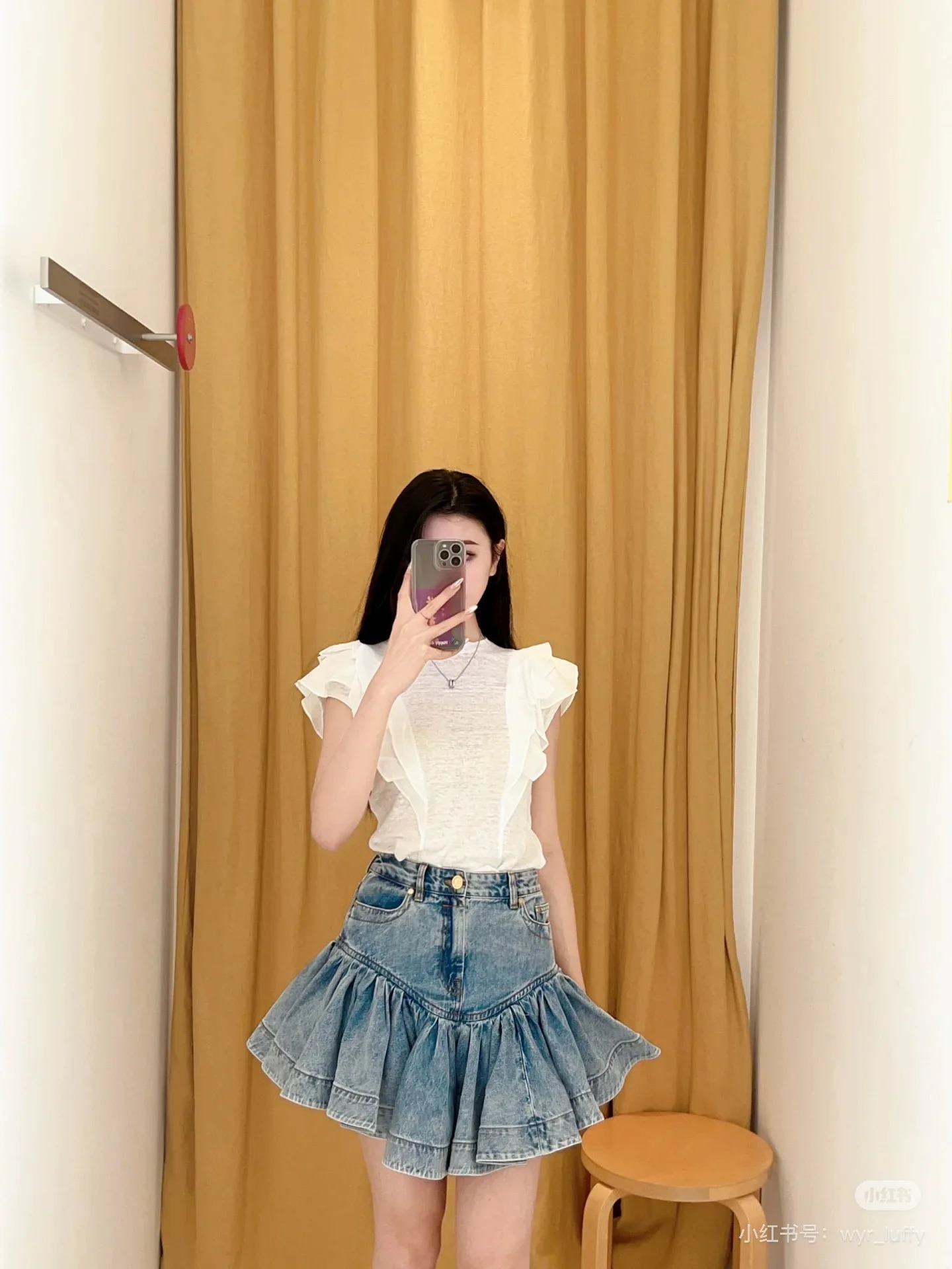 25 Early Spring Arrival Wrinkle Lotus Leaf Bottom Denim Shorts for Women 250410
