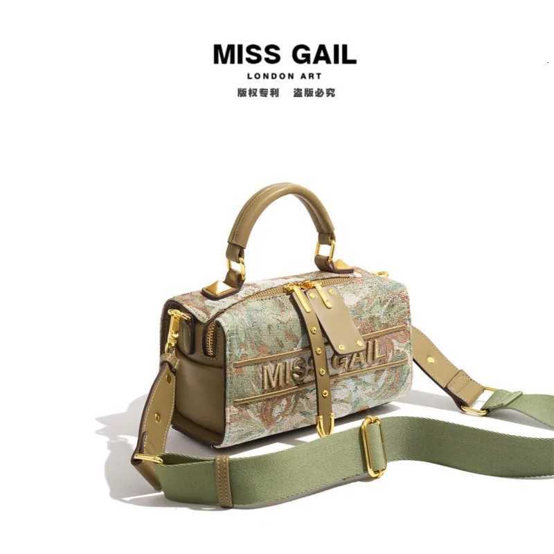 Light luxury brand womens handbag 2025 new embroidered Boston versatile high-end lightweight single shoulder crossbody pillow K251110