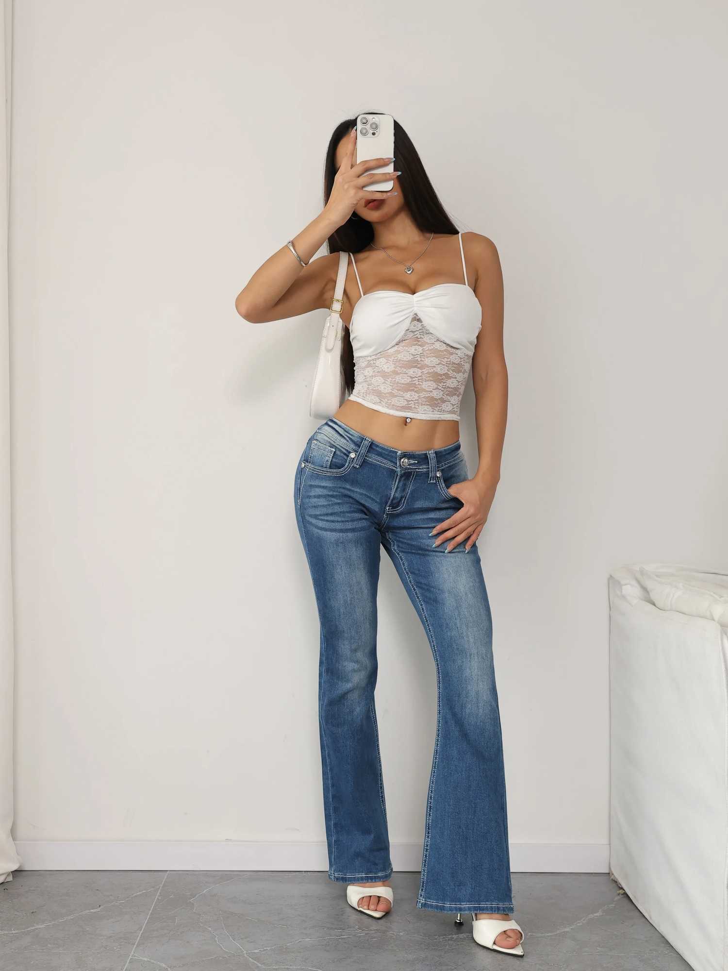 Curvy Fit Embroidered Blue Flare Jeans for Plus Size Women High Rise Denim Pants Body Shaping Bootcut Trendy Clothing C251110