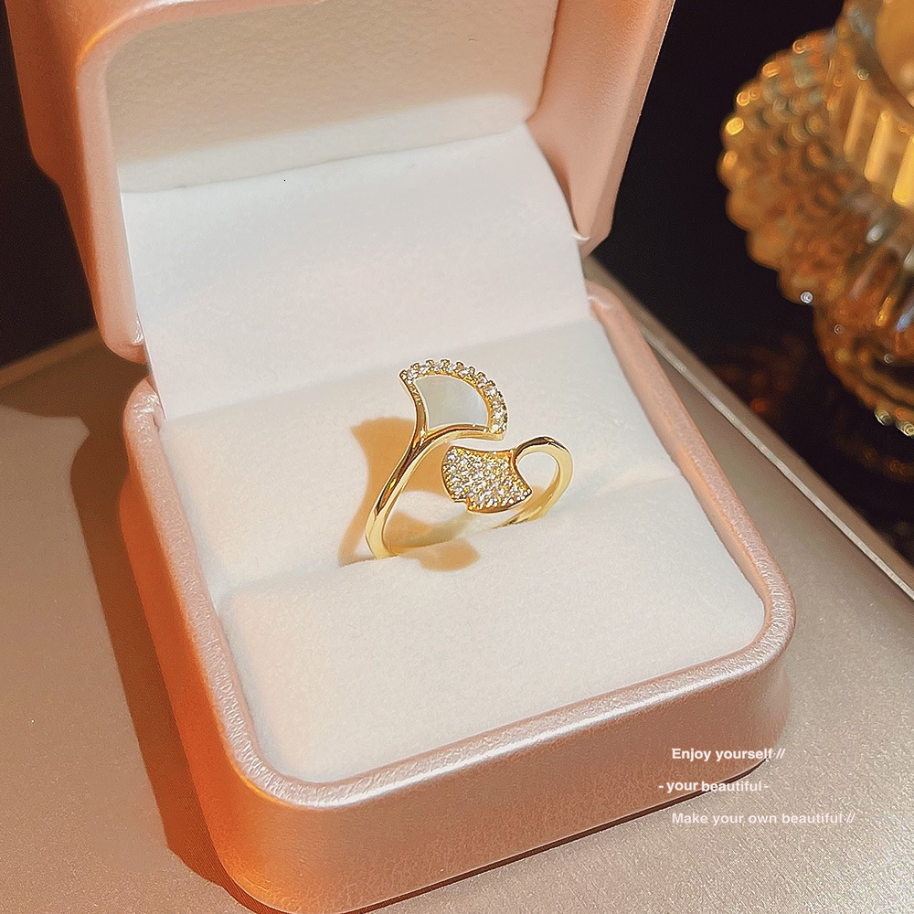 Elegant Hot-selling Copper Inlaid Zircon Fashion Ring Ring Light Luxury High-end Niche Design Adjustable Designer Ring Open Couple Rings For Women