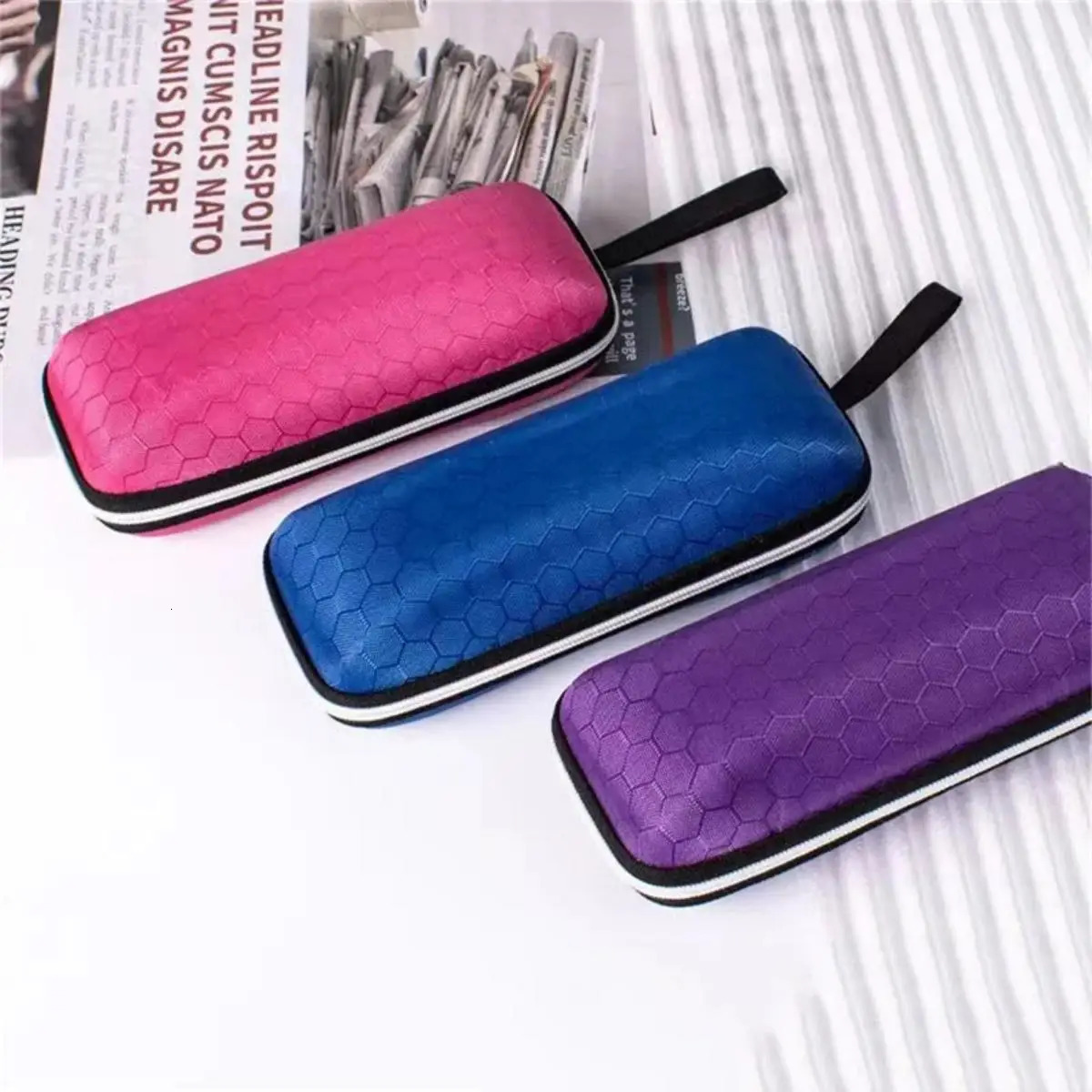 1 piece honeycomb pattern glasses case minimum hard protector zipper storage box bluerosegraypurpleblack 250410