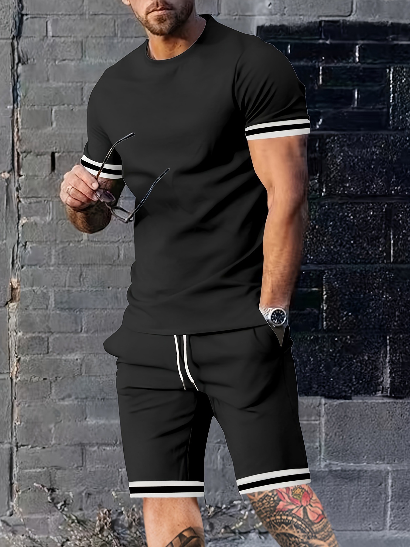 Summer mens short sleeved T-shirt round neck set sports mens casual short sleeved shorts