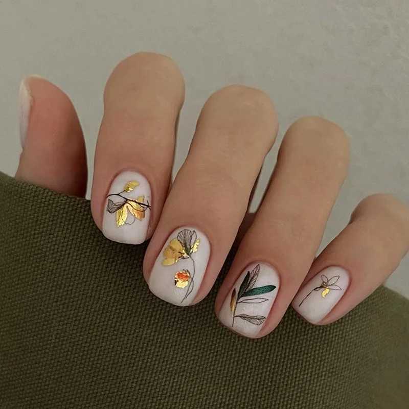 24 beautiful marble fake nails designed with short size manually pressed finger nails suitable for womens short square fake nails W250410