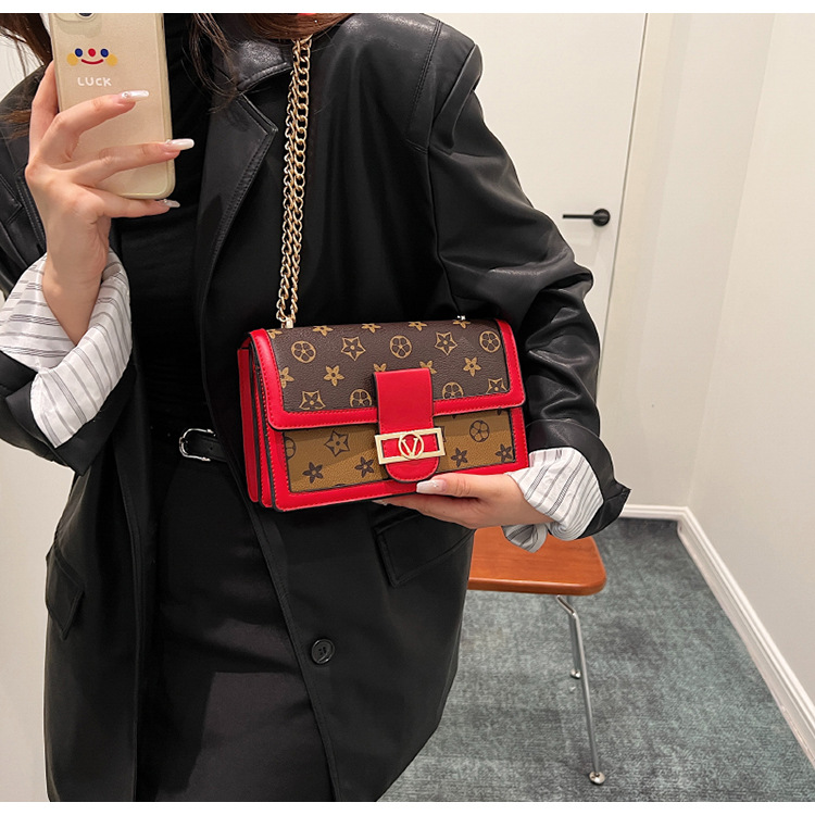 Free Shipping Elegant and Stylish New Design Print Chain Square Bag Light Luxury Versatile High Quality Shoulder Bag Crossbody bag Black Red Brown Hot