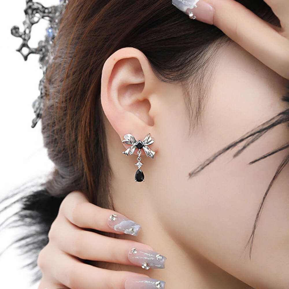 DHcollections 925 Silver Needle Simple Bowknot High-end Light Luxury Niche Black Glass Drop Fashion Personality Earrings