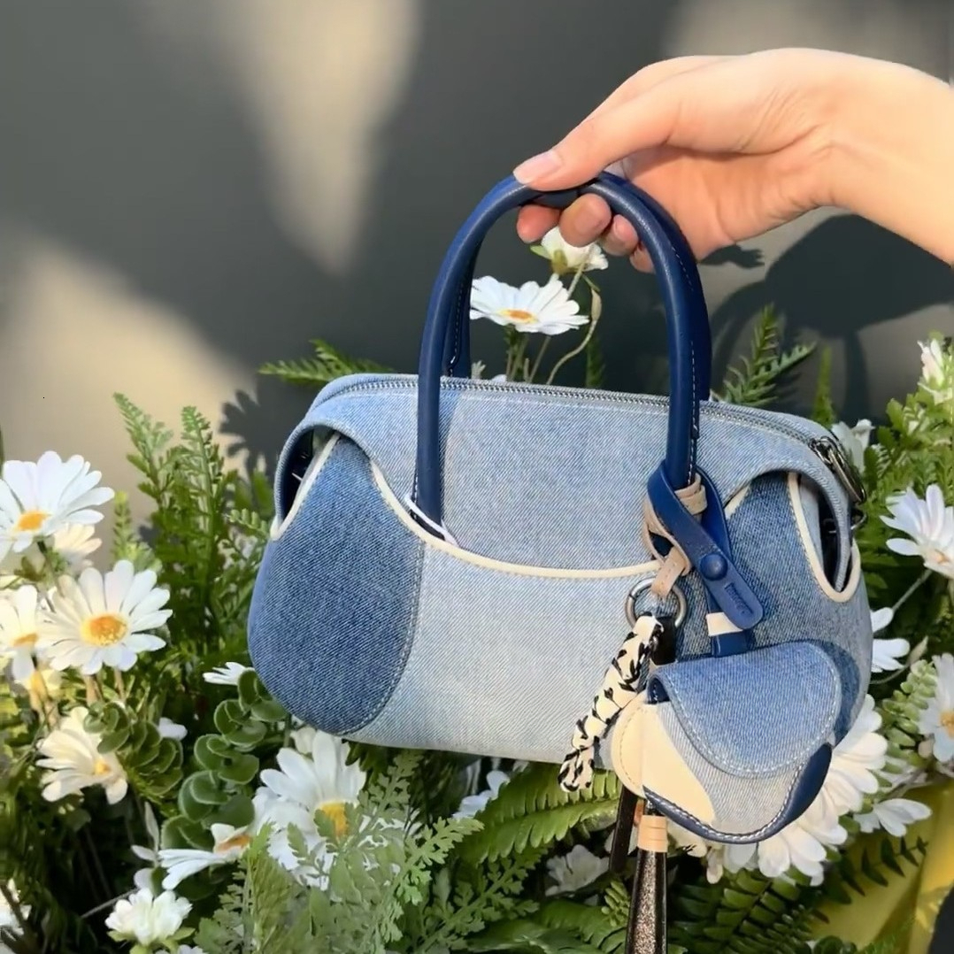 Winter New Popular Fashion Designer Bag Trendy Lychee Pattern Leather Splicing Luxury Handbag New Solid Color Women's Single Shoulder Crossbody B