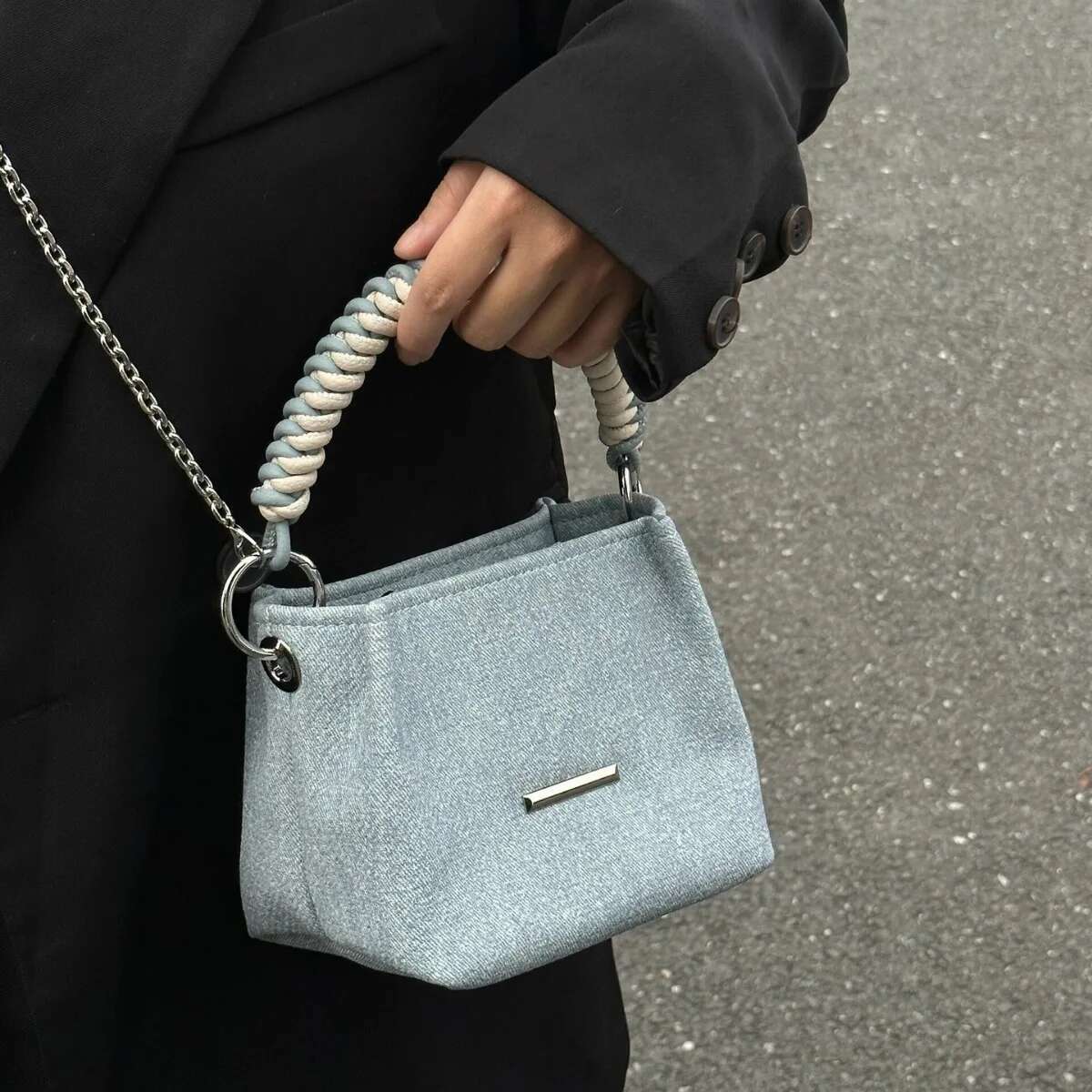 Stylish Spring Denim Top-Handle Fashion Woven Handle Women's Trend Sier Chain Crossbody Bucket Bag Office Commute Handbag