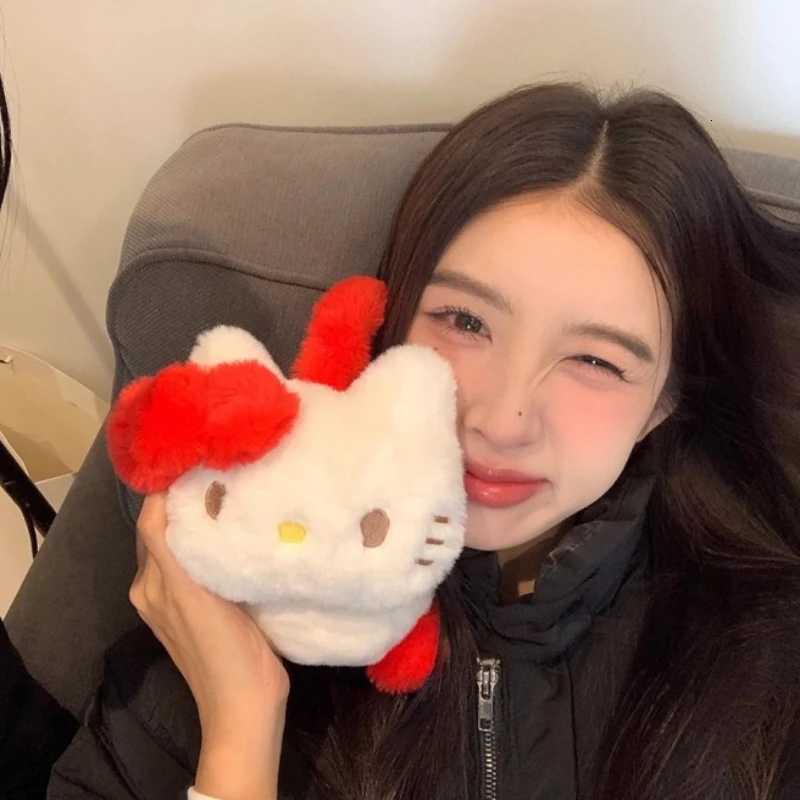 Kitty Cat Plush Earmuffs for Female Winter Students Riding with Thick Plush Ear Tips for Ear Protection and Warmth W251110