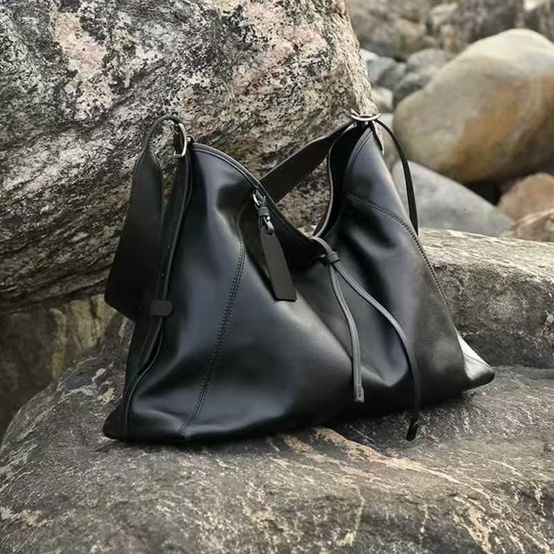 Leather texture commuting winter new handbag women's handbag light luxury large capacity handbag designer women's shoulder bag