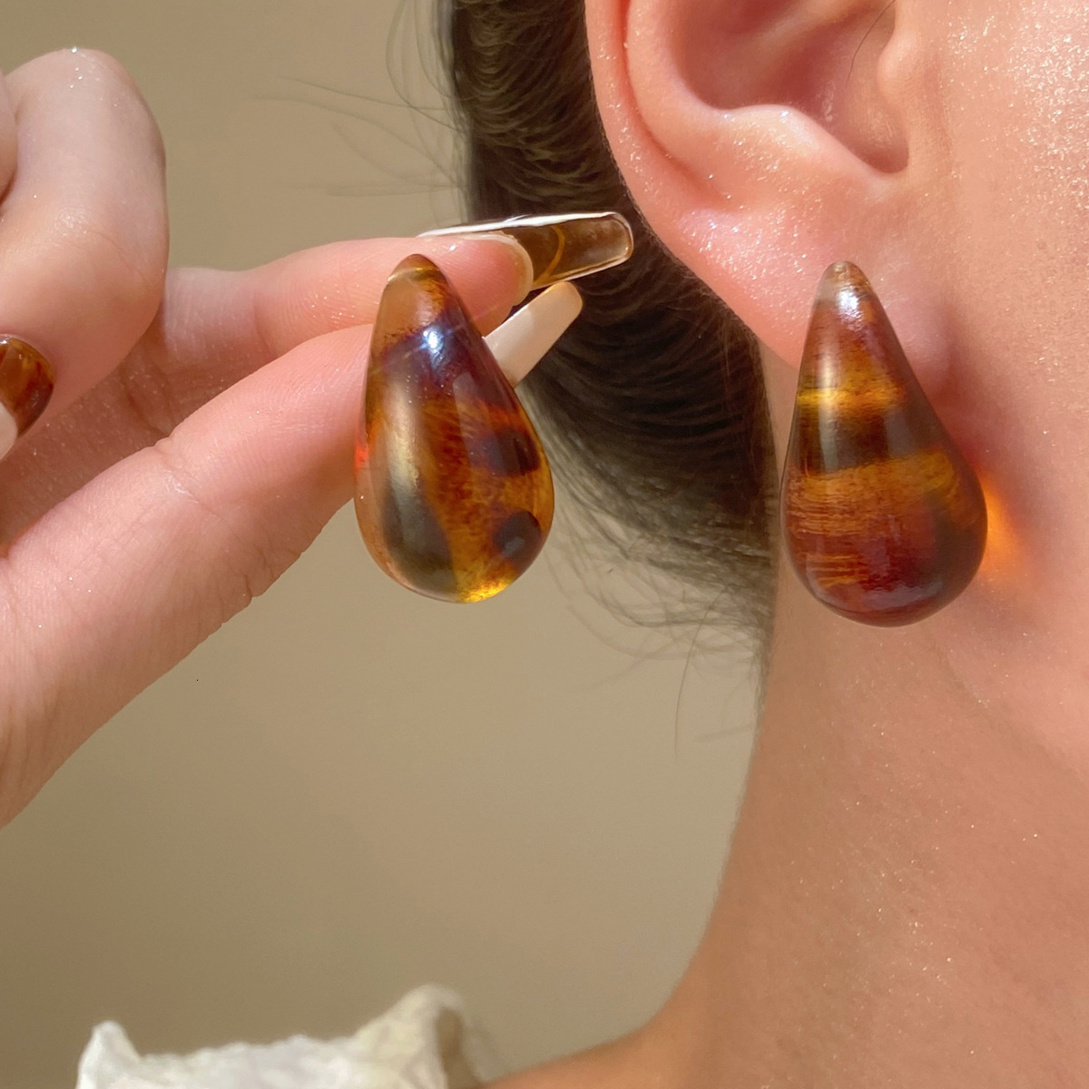 Acrylic Leopard Print Versatile High-End Coffee Color Autumn Winter Melad Style Stud Earrings for Women