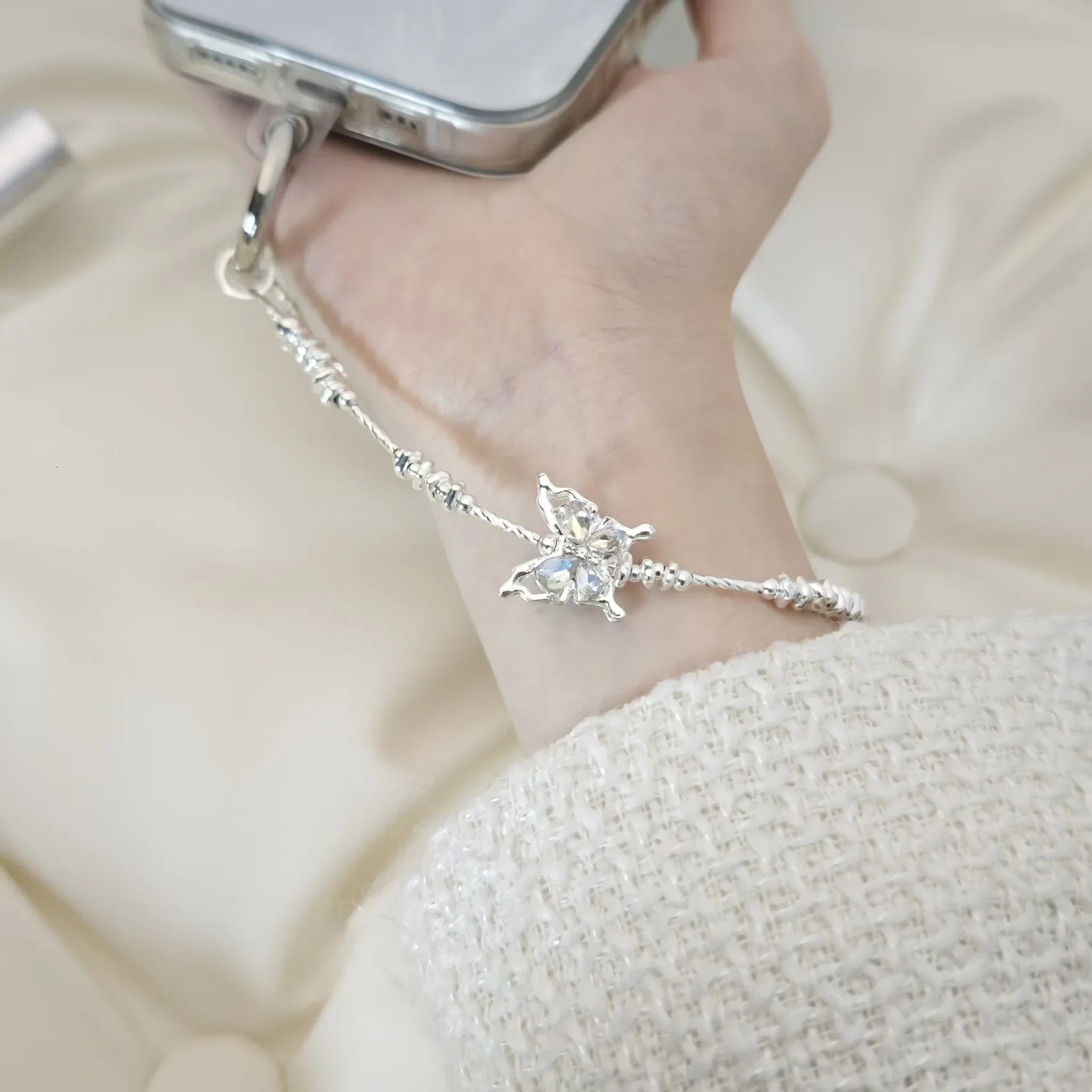 Fashion Accessories Butterfly Pearl Short Keychain Creative Chain for Mobile Phones Keys and Bags 250409