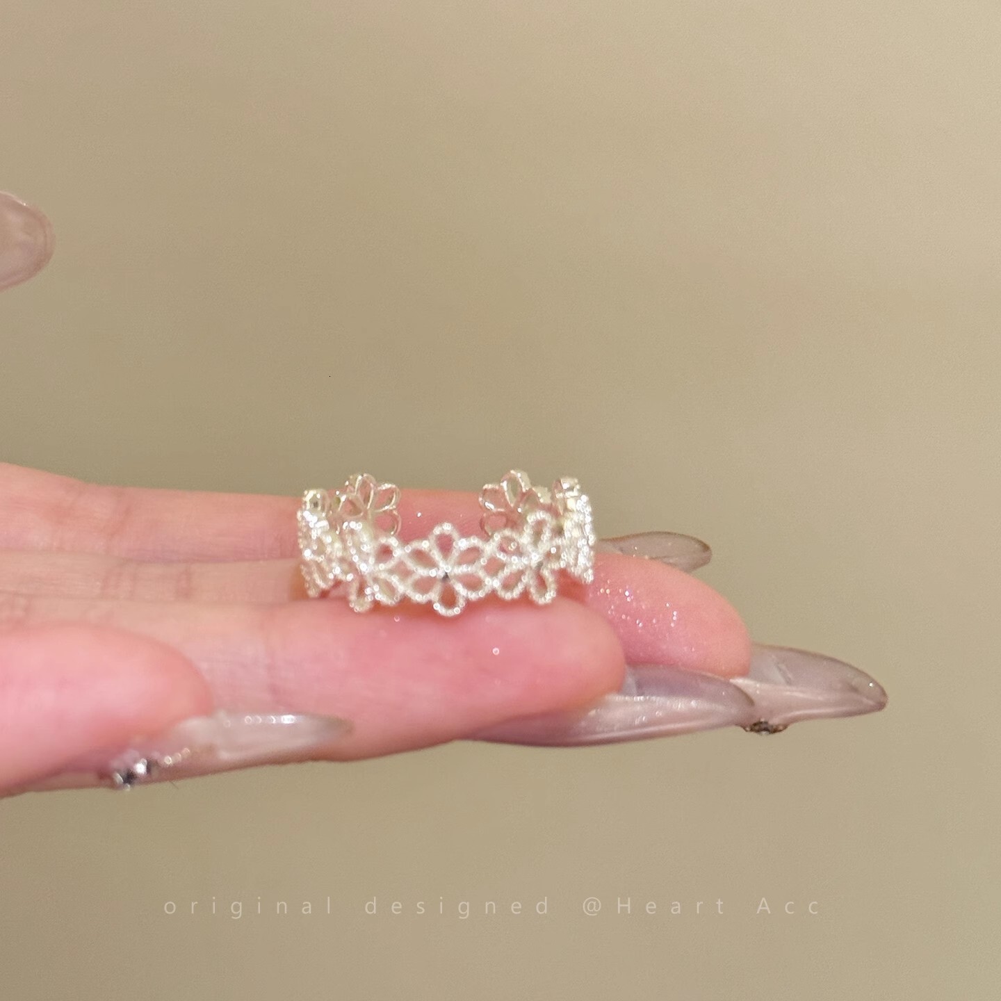 Designer Ring Palace Style Lace Edge Zircon Open Ring For Women Light Luxury Niche Fashion Ring High-end Index Finger Ring Versatile Elegant Ring