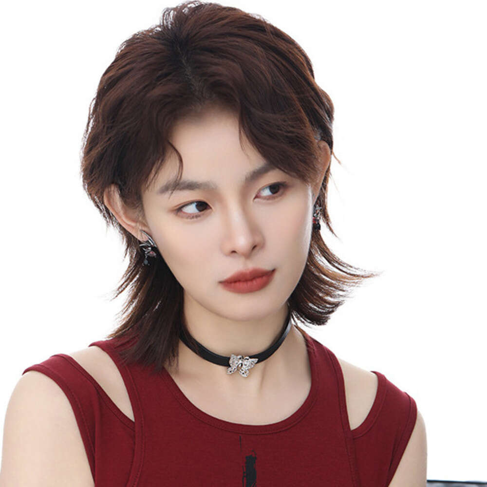 Original Design Short Ins Style Light Luxury Niche Fashion Sweet Cool Hollow Butterfly Women Black Choker Necklace Collar