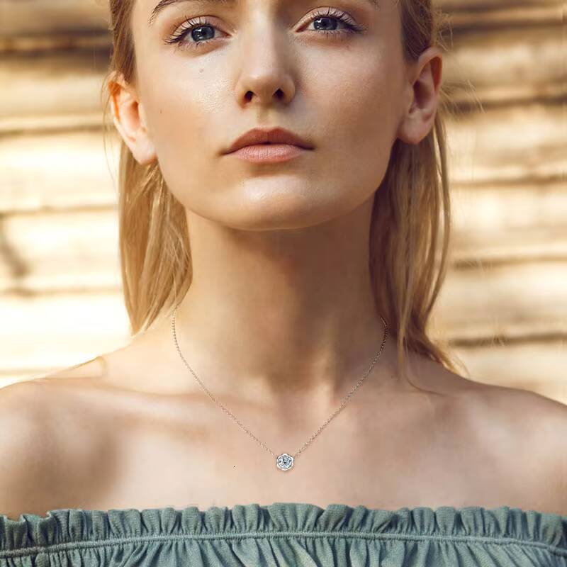 Elegant Design Exquisite Gift 925 Silver D Color VVs1 65mm Moissanite Petal Shaped Pendant Necklace for Women Girl Wholesale