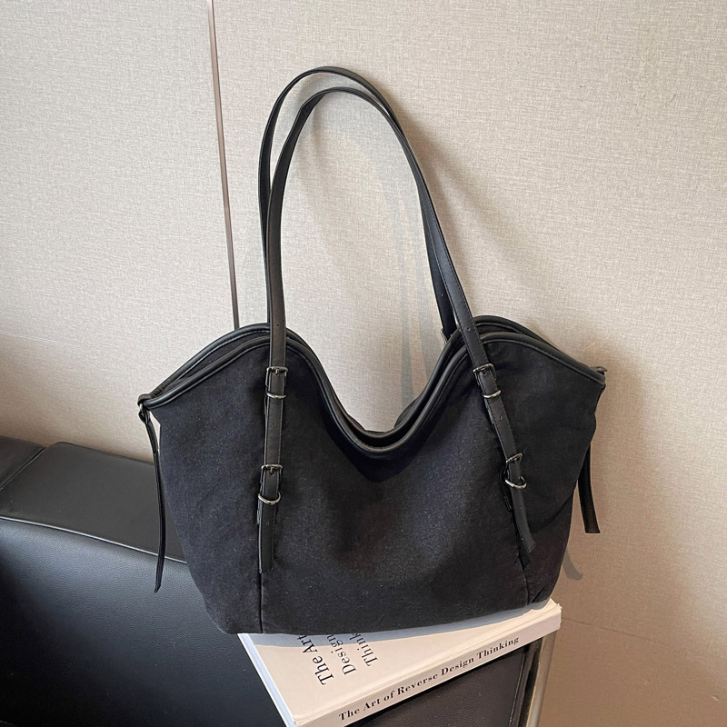 Winter new women's retro high-end wide shoulder bag, casual versatile crossbody bag, high-end commuting leisure bag, shopping bag, versatile wome