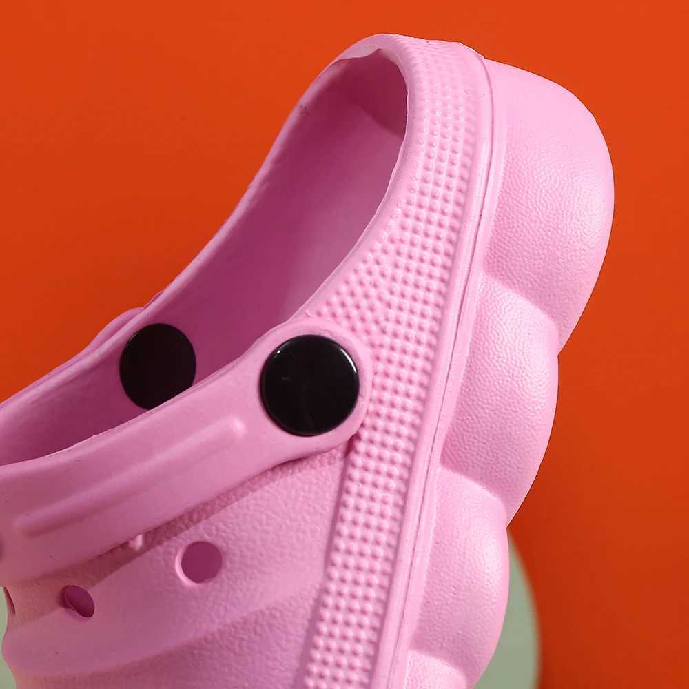 New Childrens Waterproof Slide Summer Outdoor Womens Slide Soft Bottom Garden Shoes Indoor Classic Care Chlorine Sandals Z250410