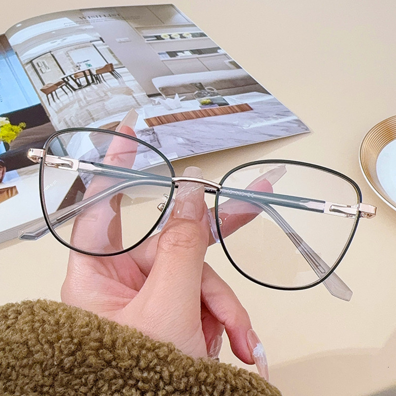 Cross-Border Wholesale Fashion New Style Non-Prescription Retro Color-Changing Blue Light Blocking Metal Frame Optical Glasses