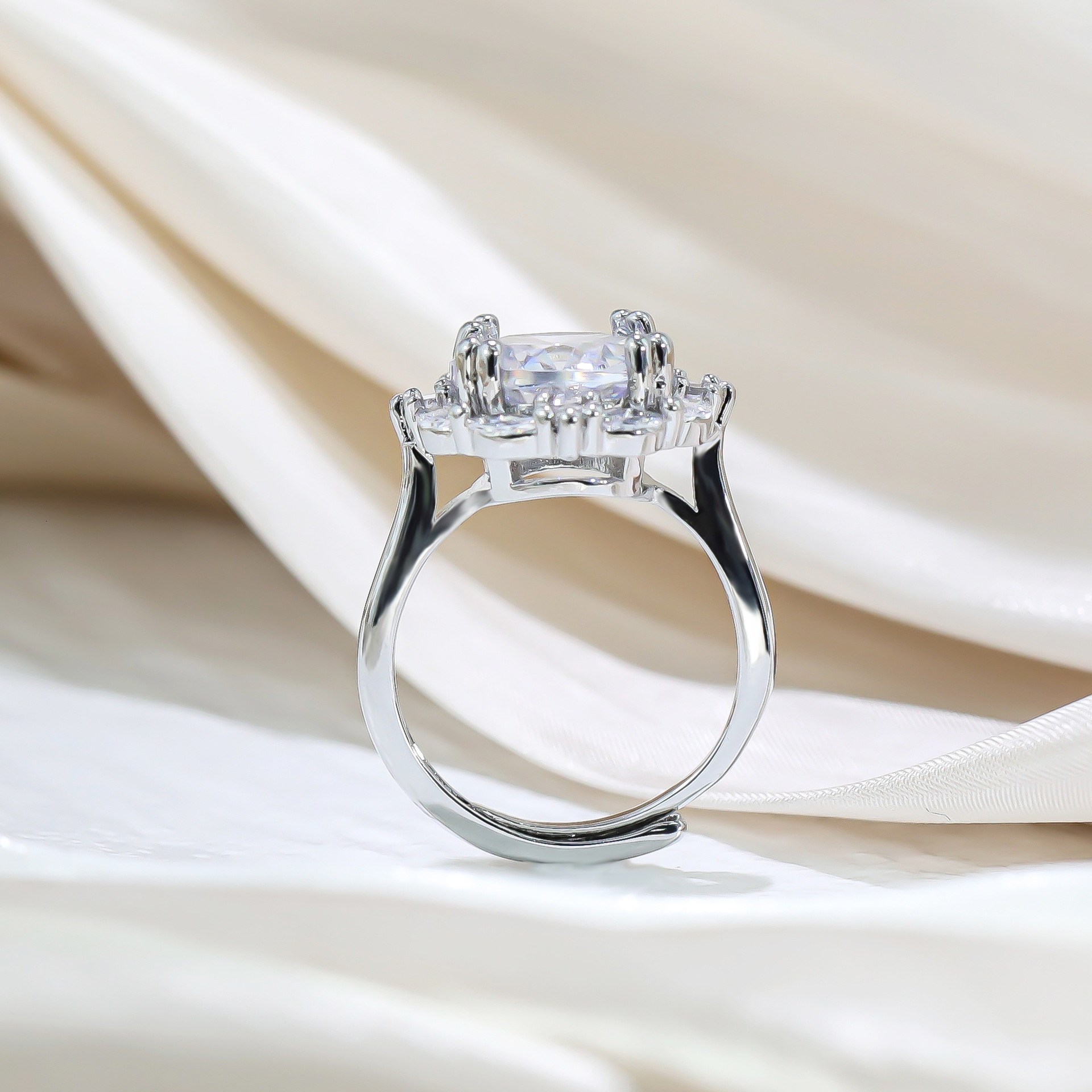 Hot Selling Popular Large Diamond Designer Ring Pigeon Egg Ring Fashion Wedding Fashion Ring Ring Adjustable Ring Tiktok Live Jewelry Manufacturer Who