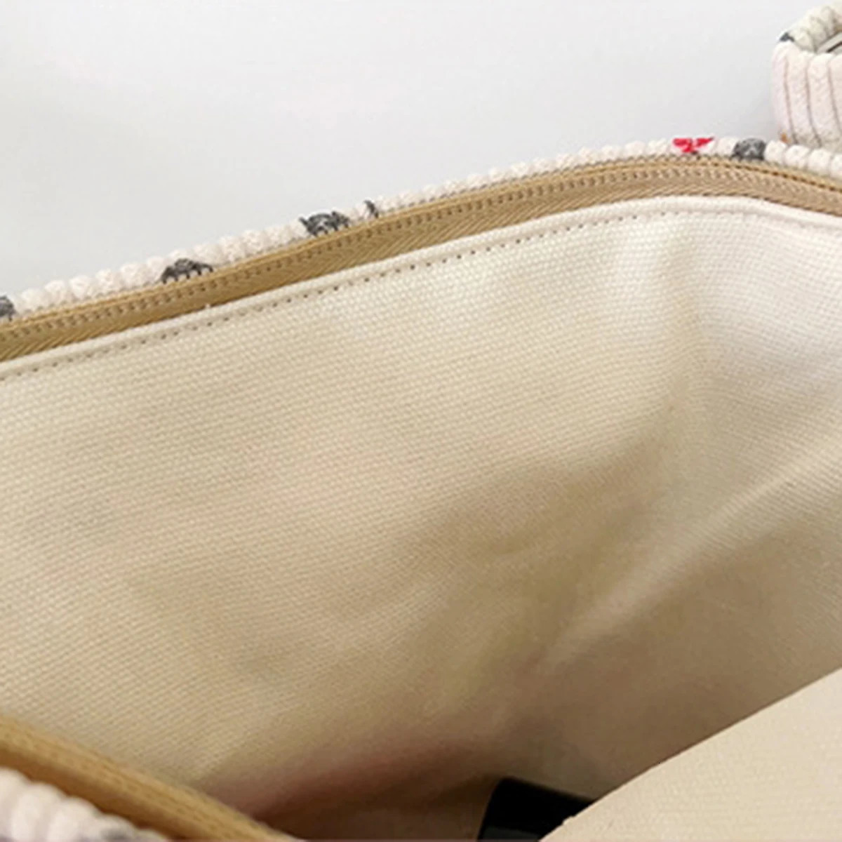 Forest-Themed Floral Corduroy Cosmetic Bag Large-Capacity Exquisite Clutch Portable Travel Storage Bag 1 Piece 251110