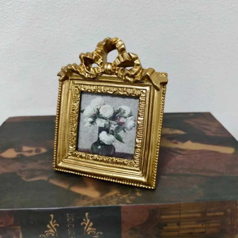 European Style Retro Carved Floral Resin Photo Frame Gold Color Square Design for Desktop Display and Wall Hanging Home Decor L251110 H260306