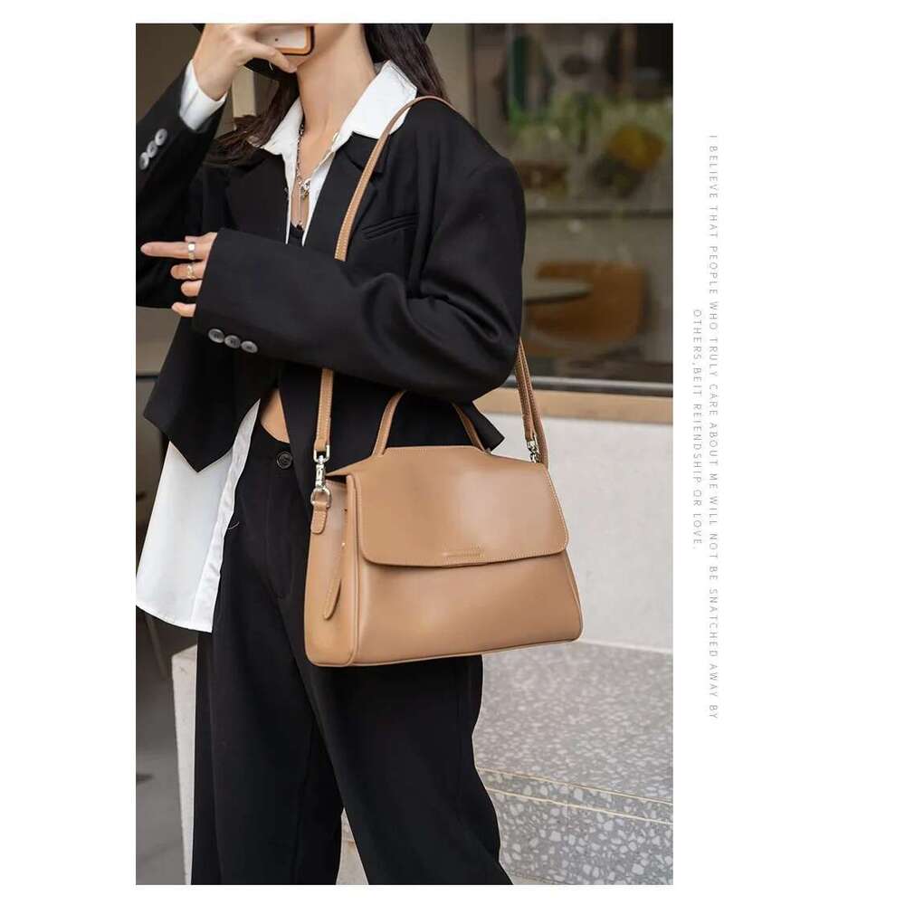 Women's Cowhide Genuine Leather Shoulder Bag Female Fashion Designer Handbags Ladies Commuting Large Capacity Bucket Bags