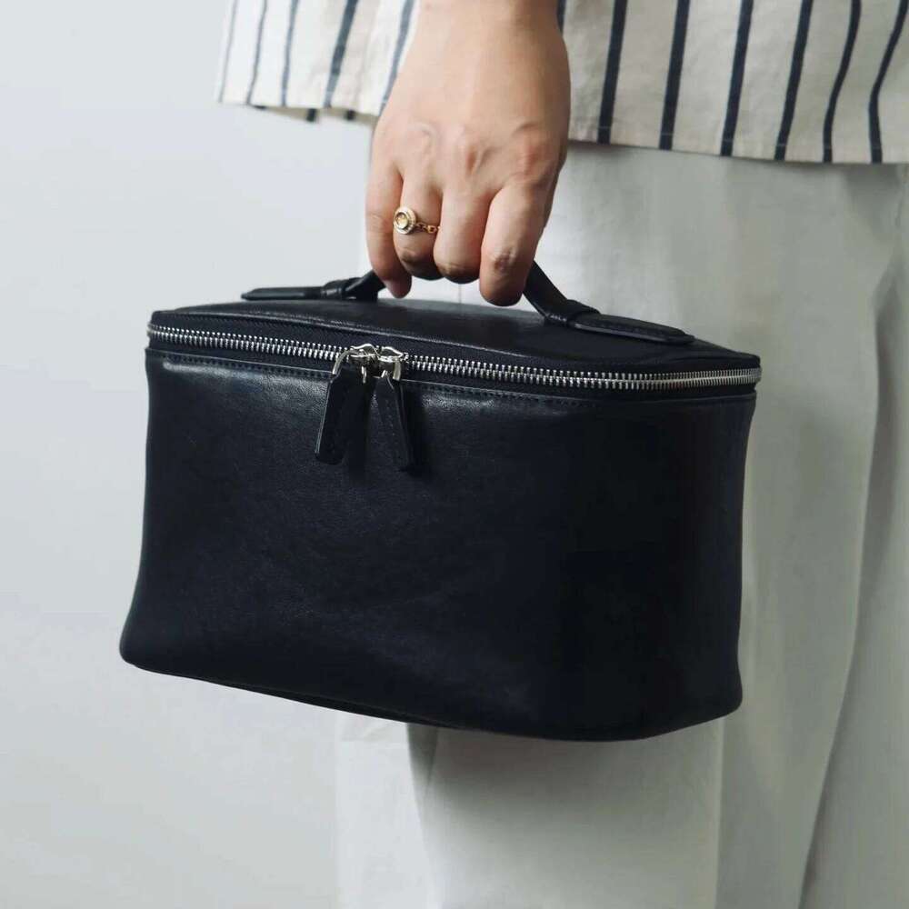 Cowhide Crocodile Pattern Women's Hand-Held Toiletry Classic Vintage Large Capacity Portable Travel Storage Makeup Bag St251110