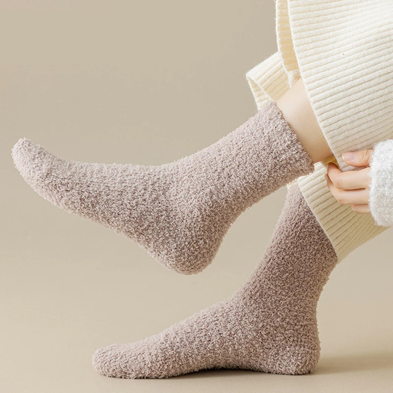 1/5 Pairs Women Winter Thick Coral fleece Socks cold protection Keep Warm Soft Comfortable Not strangle Feet Home Floor Socks 251106