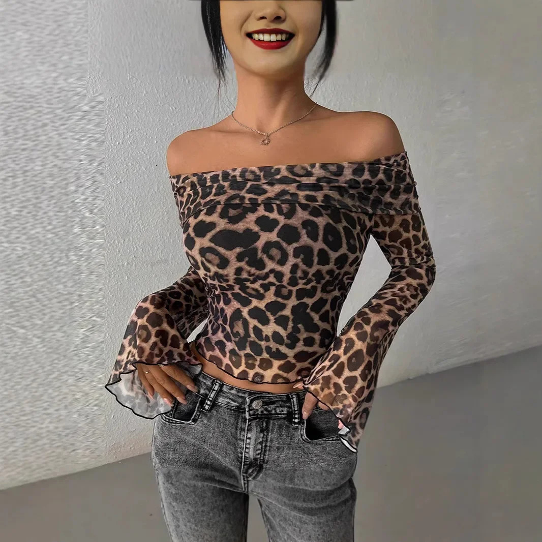 Sexy leopard print single shoulder long sleeved crop top for womens crossborder fashion belly Bahrain Tshirt 250407