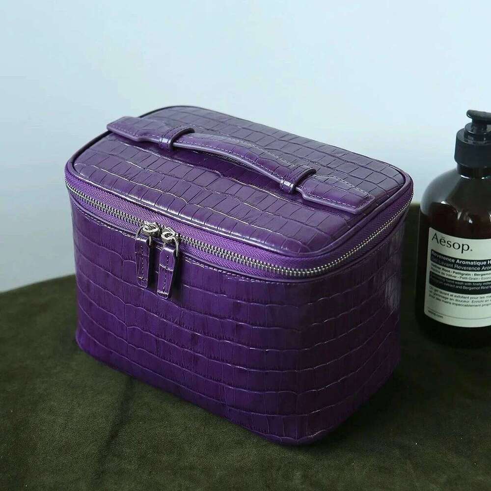 Cowhide Crocodile Pattern Women's Hand-Held Toiletry Classic Vintage Large Capacity Portable Travel Storage Makeup Bag St251110