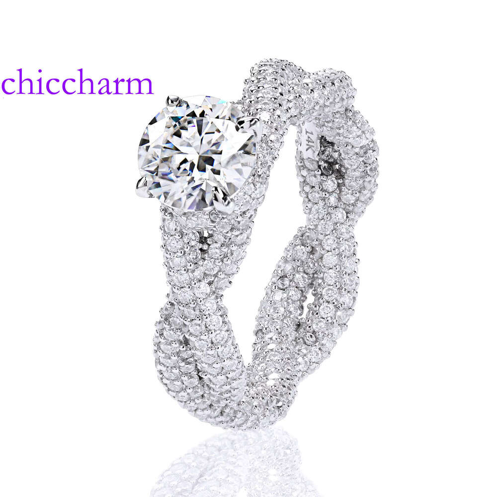 2ct Moissanite ring, full of luxury
