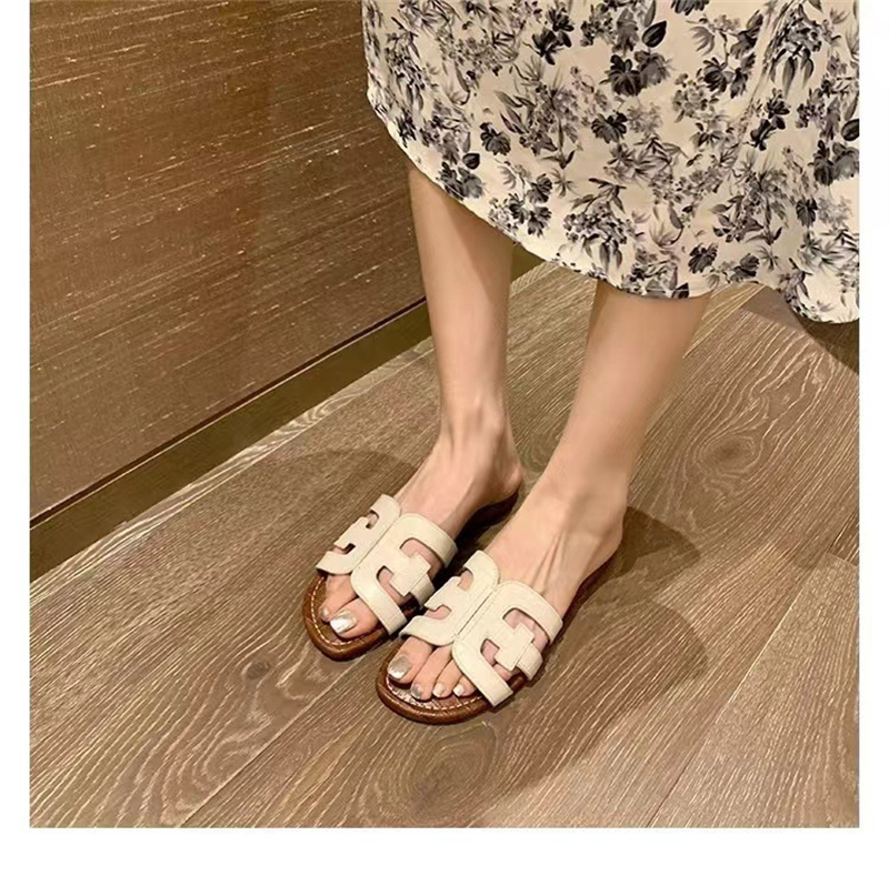 hot free shipping designer Sandals for women casual outdoor flat slipper Versatile yellow classic Fashion shoes