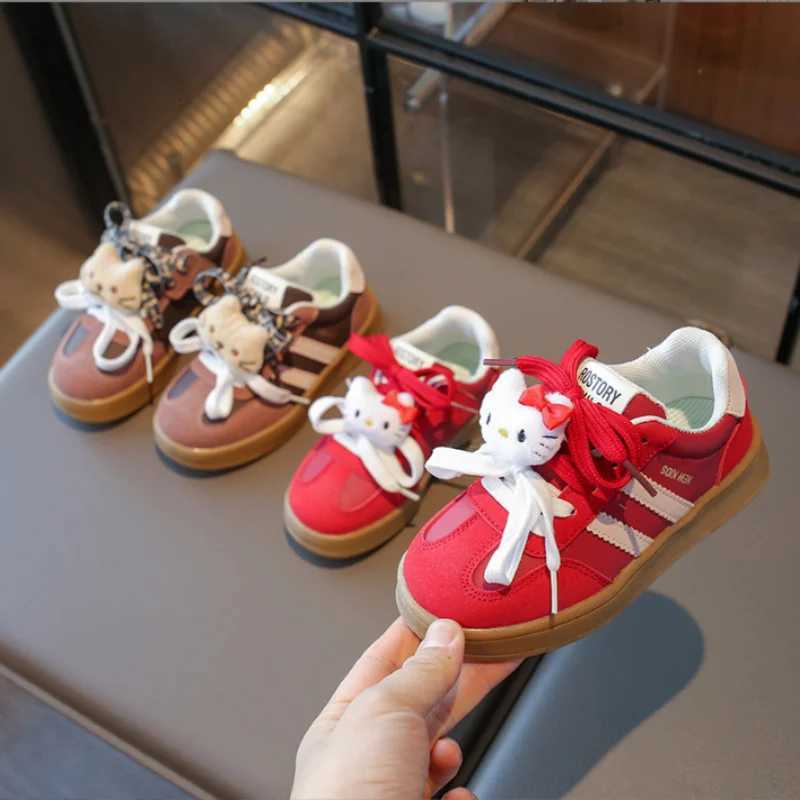 Childrens Sports Shoes 2025 Spring And Autumn New Girls Cartoon Retro Casual Shoes Fashionable And Stylish Red Board ShoesT251110