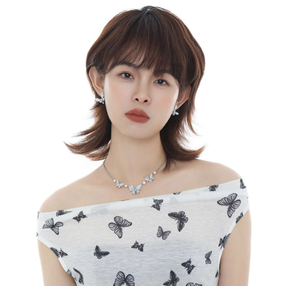 Original Sweet Blue Butterfly Pearl Necklace for Women, Niche Design with a Cool and Elegant Clavicle Chain